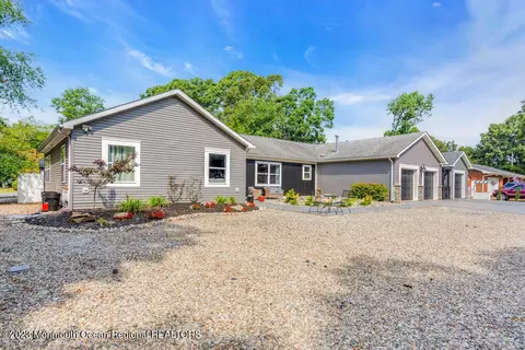 402 Hickory Ln, Forked River, NJ 08731 photo 3