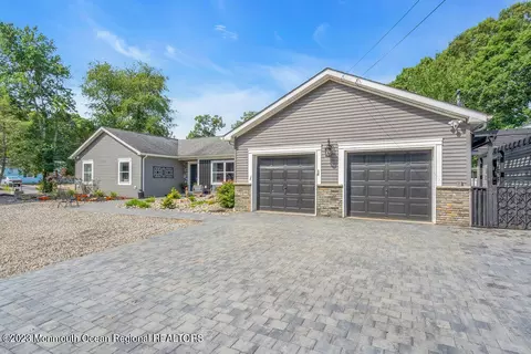 402 Hickory Ln, Forked River, NJ 08731 photo 9