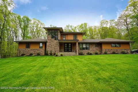 17 Hidden Hollow Ter, Holmdel, NJ 07733