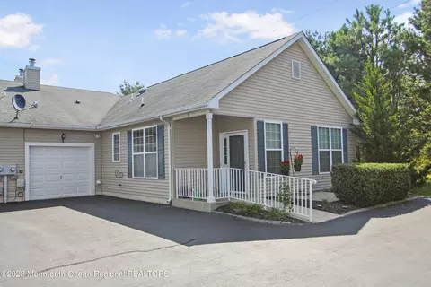 23 Winkle Ct, Whiting, NJ 08759