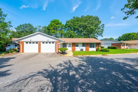 992 Argyll Cir # a, Lakewood, NJ 08701