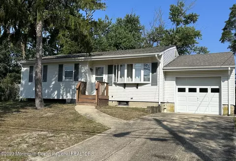 1230 Tyler Dr, Toms River, NJ 08753