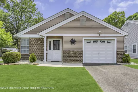 1 Dove Tree Ct, Barnegat, NJ 08005