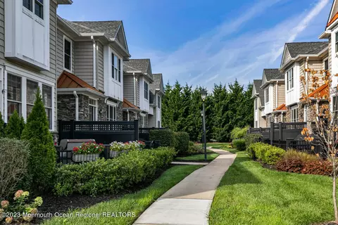 32 Carriage Gate Dr, Little Silver, NJ 07739