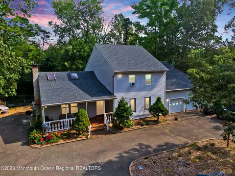 77 Havens Ave, Bayville, NJ 08721