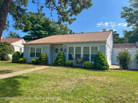 541 Warwick Ct # a, Manchester, NJ 08759