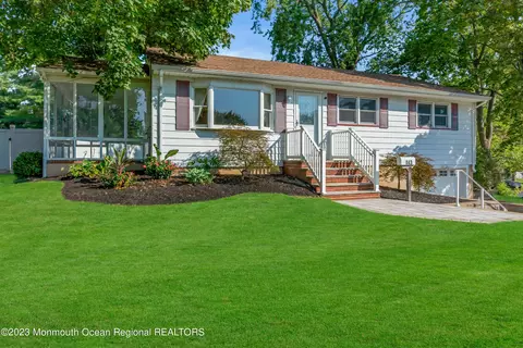 143 Irwin Pl, New Monmouth, NJ 07748