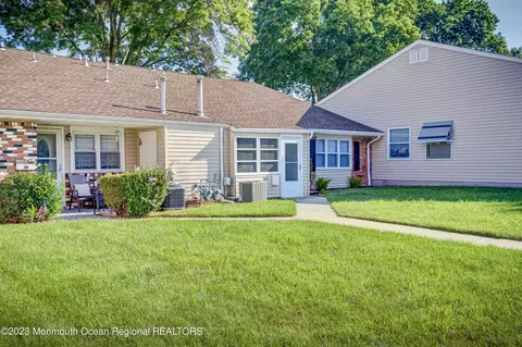 11 Nevada Ct, Matawan, NJ 07747