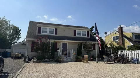 376 W 5th St, Ship Bottom, NJ 08008