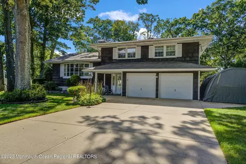 608 Hillside Dr, Toms River, NJ 08753