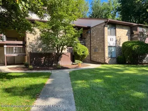 63 Overlook Way #H, Manalapan, NJ 07726