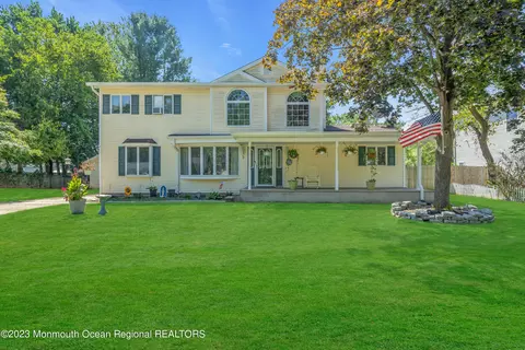3 Laurelton Ave, Jackson, NJ 08527