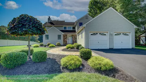 34 Windfall Ln, Marlboro, NJ 07746