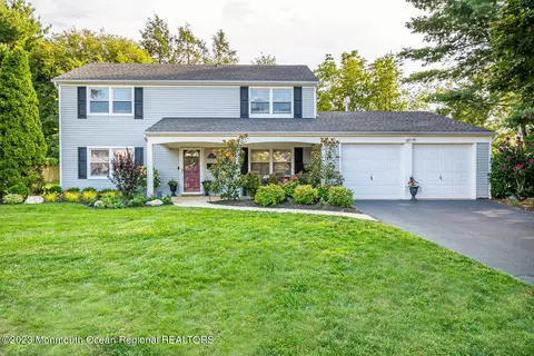 4 Fair Ln, Aberdeen, NJ 07747