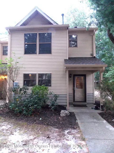 97 Whispering Oaks Way, Jackson, NJ 08527
