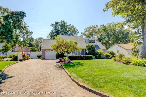 115 Oak Hill Dr, Toms River, NJ 08753