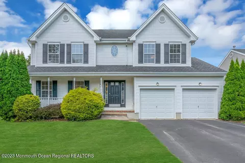 107 Vivas Dr, Barnegat, NJ 08005