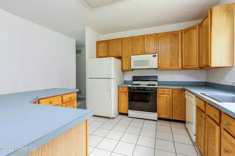 Kitchen - 15 Belmar Blvd, Waretown, NJ 08758 photo 1 of 3