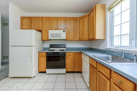 Kitchen - 15 Belmar Blvd, Waretown, NJ 08758 photo 3 of 3