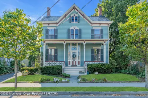 54 Washington St, Red Bank, NJ 07701