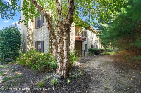 1407 Wellington Pl, Aberdeen, NJ 07747