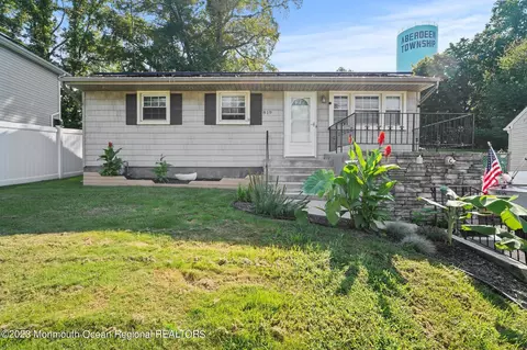 819 Shore Concourse, Keyport, NJ 07735