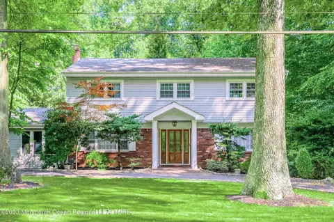 14 Overlook Dr, Holmdel, NJ 07733