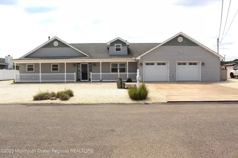 1221 Aquarius Ct, Forked River, NJ 08731