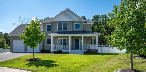 16 Grace Pl, Barnegat, NJ 08005