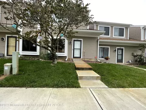 617 Sandra Pl, Brick, NJ 08724