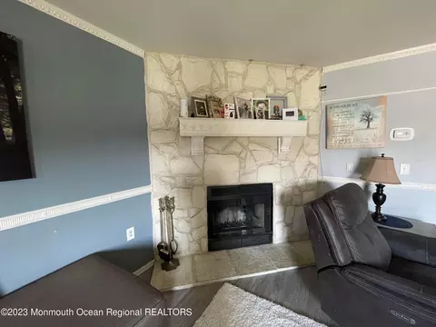617 Sandra Pl, Brick, NJ 08724 photo 3