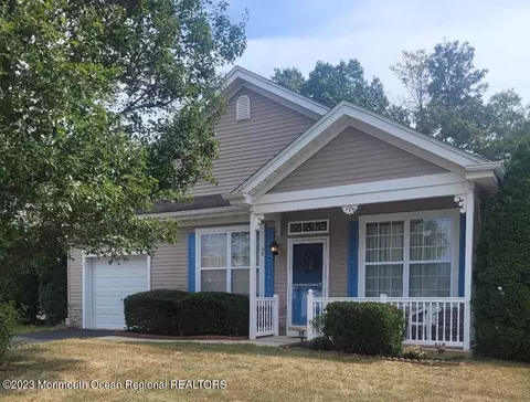 59 Robin Ln, Barnegat, NJ 08005