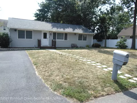 2307 6th Ave, Toms River, NJ 08753