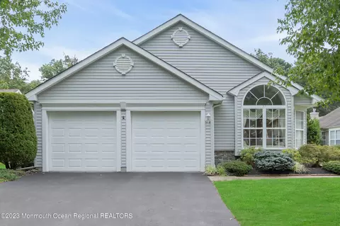 15 Rosewood Dr, Lakewood, NJ 08701