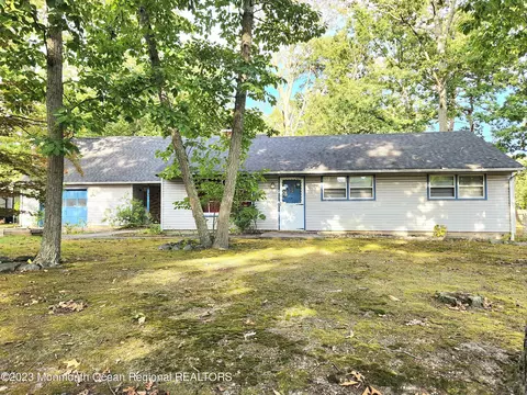 12 Chestnut Ave, Browns Mills, NJ 08015
