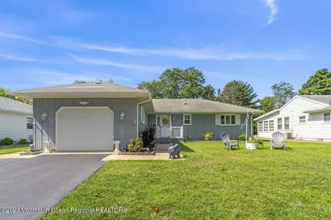 243 Barbados Dr N, Toms River, NJ 08757