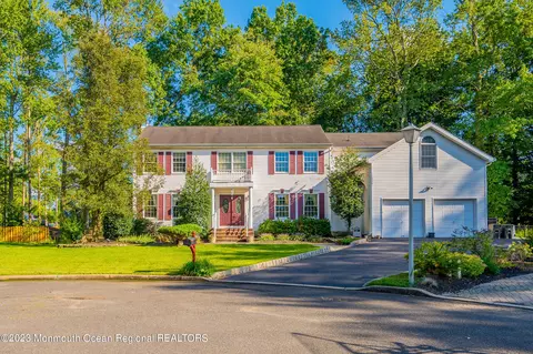 5 Shainy Ln, Matawan, NJ 07747