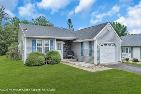 53 Birchwood Dr, Whiting, NJ 08759