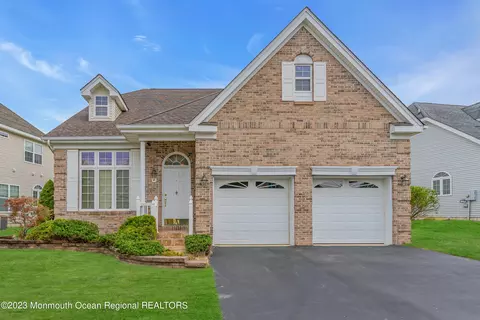 4 Duxbury Ln, Barnegat, NJ 08005