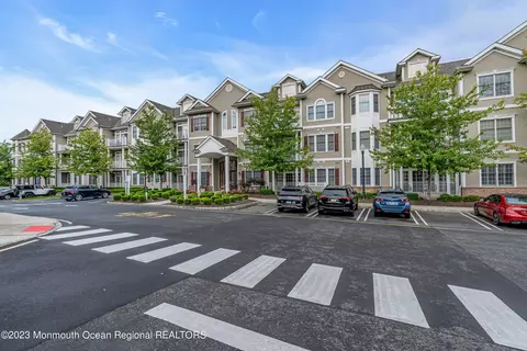 7 Centre St #3202, Ocean, NJ 07712