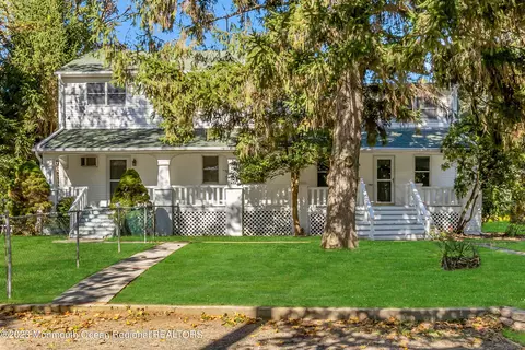 787 Leonardville Rd, Leonardo, NJ 07737