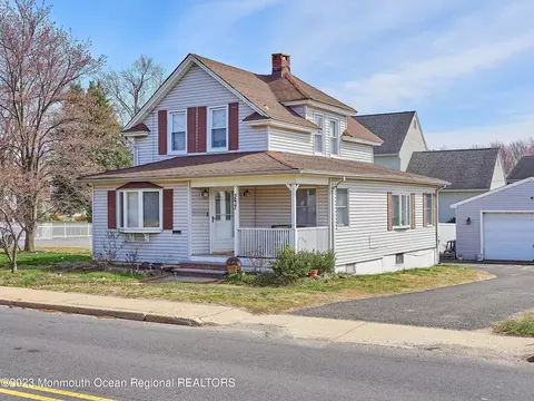 247 Main St, Middletown, NJ 07748