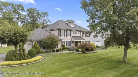 16 Polo Club Dr, Freehold, NJ 07728