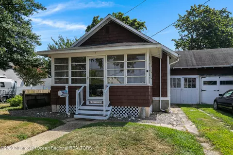 704 New Jersey Ave, Point Pleasant Beach, NJ 08742