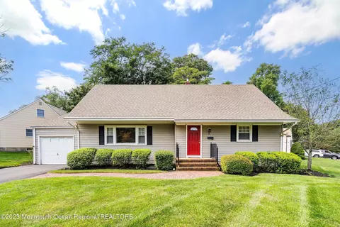 15 Elizabeth Dr, Oceanport, NJ 07757