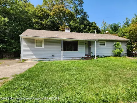 116 Regent Dr, Lakewood, NJ 08701
