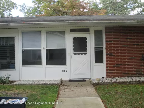 102 Edinburgh Ln # c, Lakewood, NJ 08701