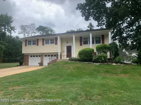 8 Roger Ave, Lincroft, NJ 07738