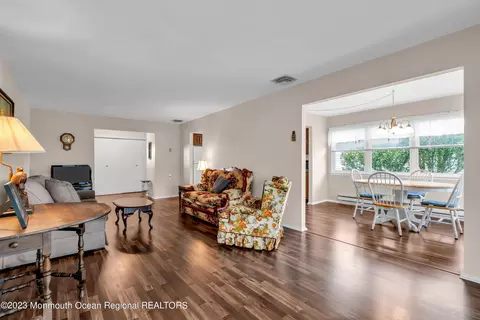 7 Whitman St, Brick, NJ 08724 photo 3