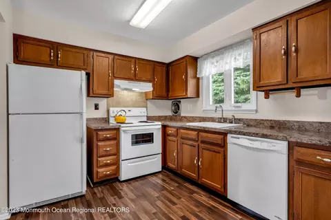 7 Whitman St, Brick, NJ 08724 photo 4